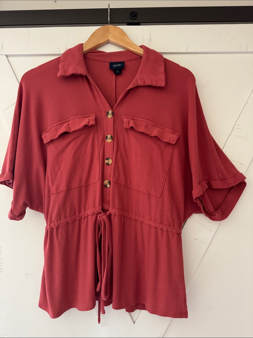 Daytrip Womans Rust Button-Front Drawstring Utility Blouse